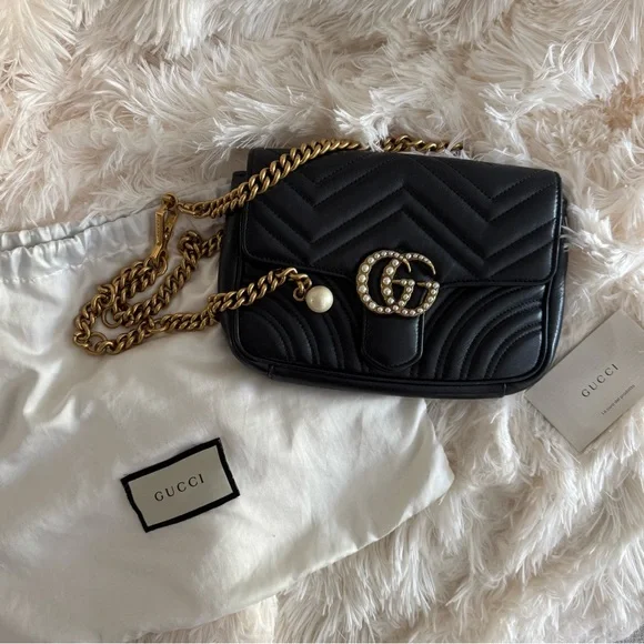🌟Rare Gucci🌟 Pearl Bag with Gold Chain
Shoulder/ crossbody / belt bag - Picture 1 of 8